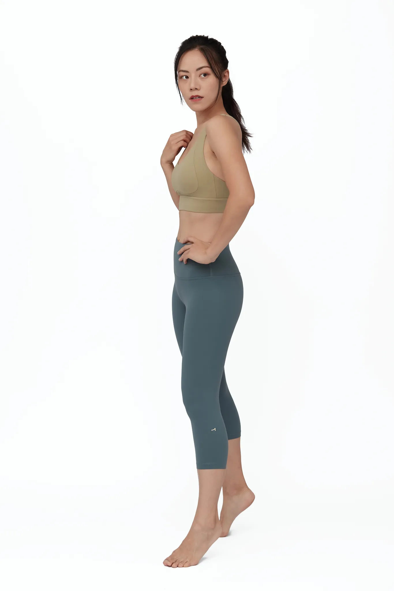 High-Rise 17" Legging