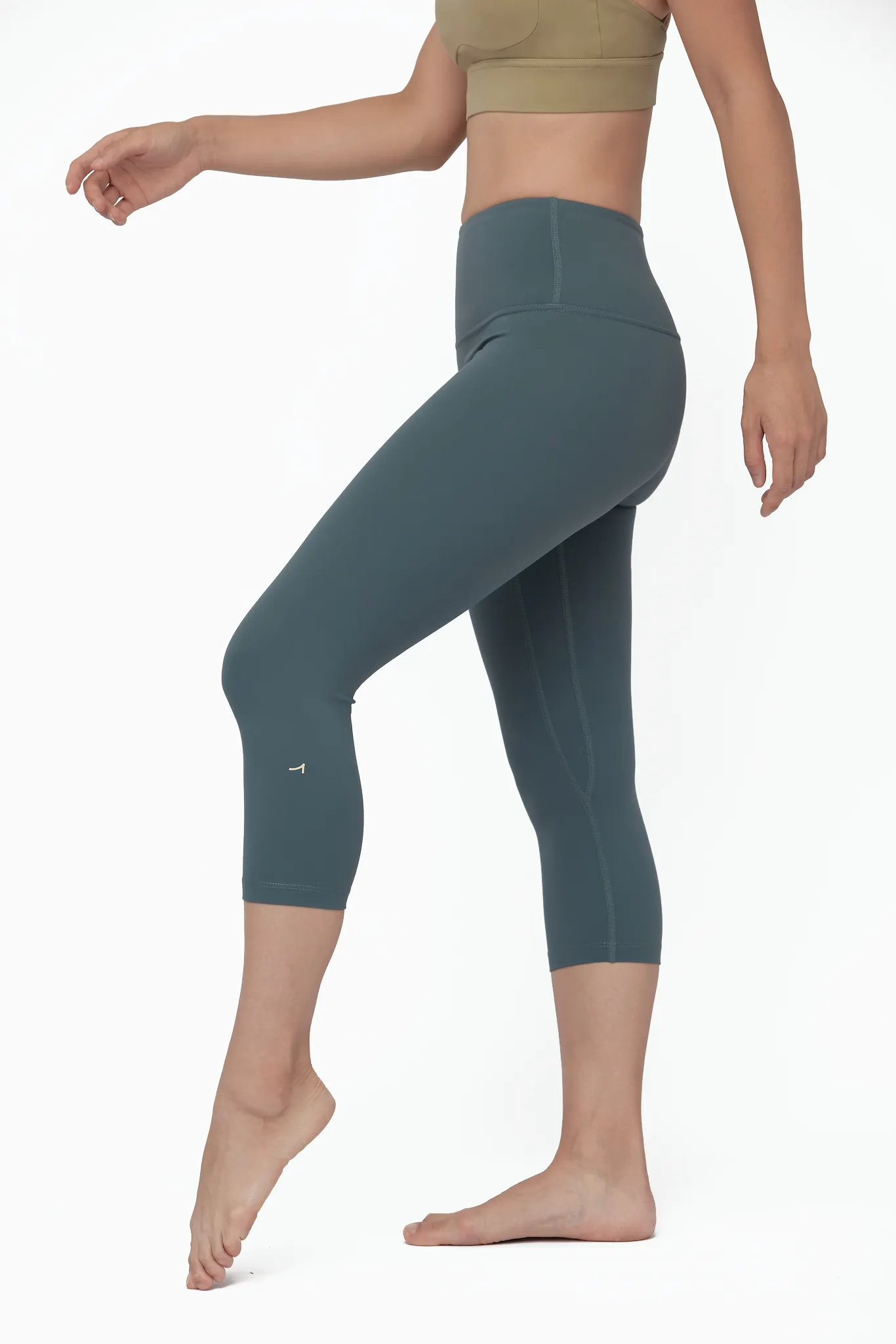 High-Rise 17" Legging