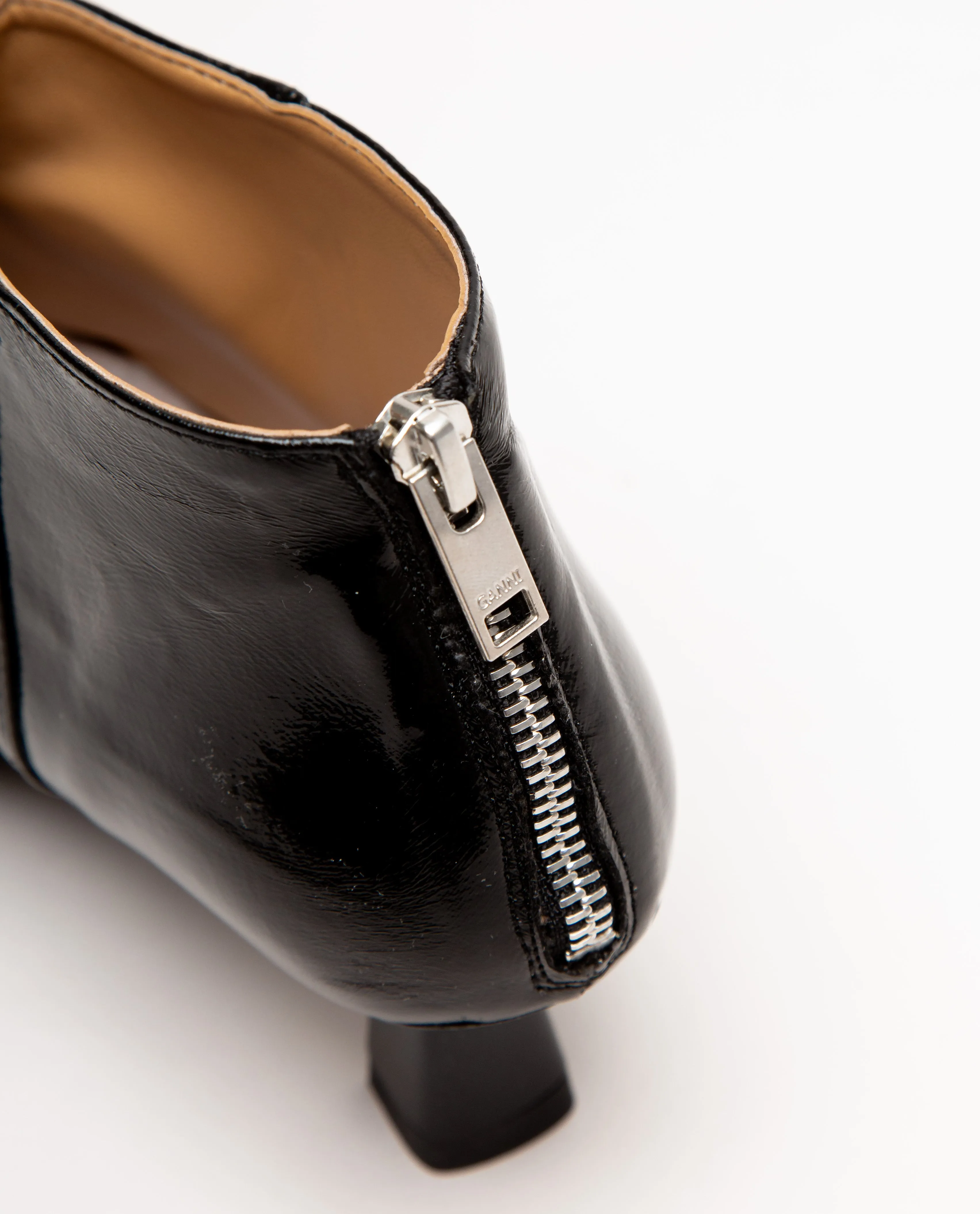 Soft Pointy Crop Boot Naplack